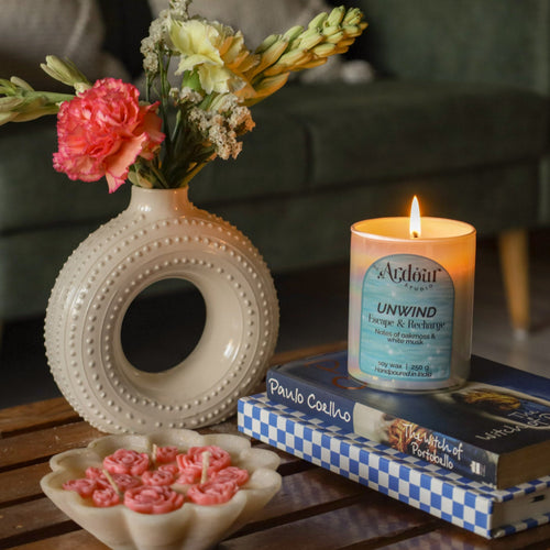Unwind Candle | Sweet Oakmoss Musk